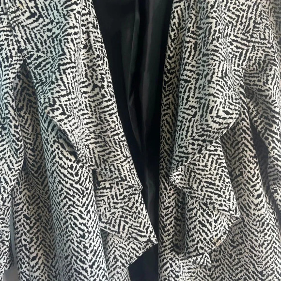 Calvin Klein Open Front Waterfall Black and White Dressy Jacket Women's Size 14W - Picture 4 of 9